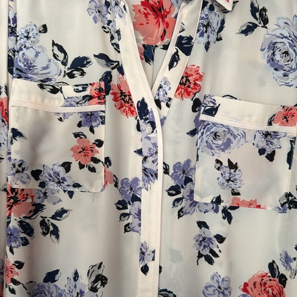Candie’s Floral Long Sleeve Button Down Blouse - Picture 6 of 9